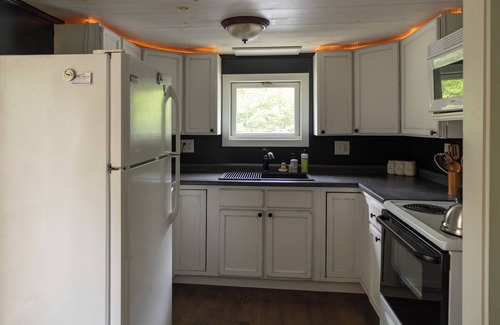 North New Portland House | The River House - Charming 2-bedroom house on the river