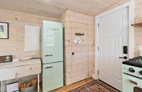 Queens House | The River Shack with Sauna