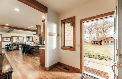 Bozeman House | The Riverhouse on the East Gallatin