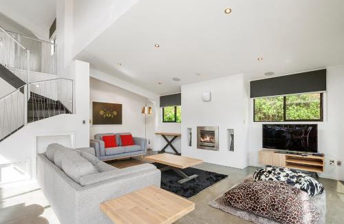 Kuratau House | The Rivers - Kuratau Holiday Home