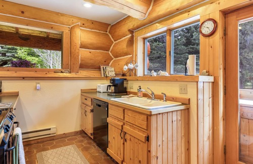 Clinton Cabin | The Riverstone provides a beautiful place to relax and enjoy life
