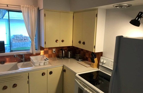 Quesnel House | The Riverwalk House, WALK UP Suite