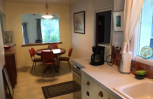 Quesnel House | The Riverwalk House, WALK UP Suite