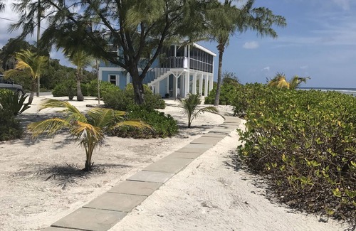 Little Cayman House | The ROCK HOUSE with Private Beach on Little Cayman