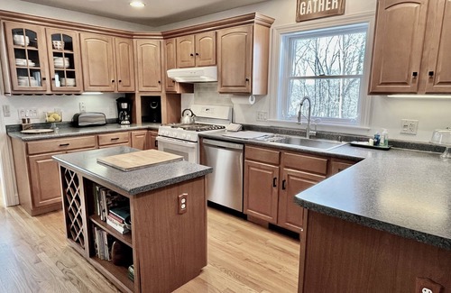 Rockport House | The Rockport Retreat-walk to beaches and downtown