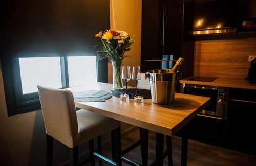 Saint-Jean Apartment | The Romantic Suite with Jacuzzi