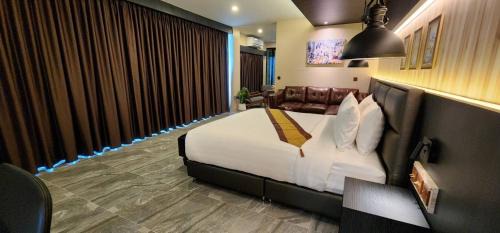 Sakon Nakhon Hotel | The Room Boutique Hotel