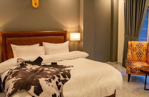 Murree Hotel | The Roomy Lodge, Murree