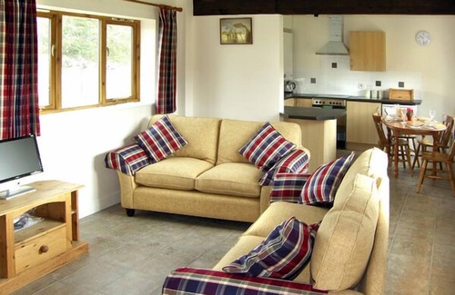 Stratford-upon-Avon Cottage | THE ROOST, family friendly, with a garden in Clifford Chambers