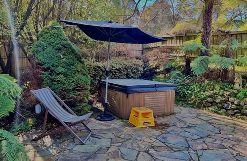 Warburton Cottage | The Rose Cottage