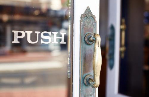Bunbury Hotel | The Rose Hotel & Motel