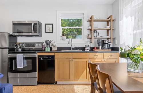 St. Elmo Improvement League Apartment | The Rosemary Flat NEW 1BR St. Elmo 10 min to Chattanooga and Lookout Mtn FUN