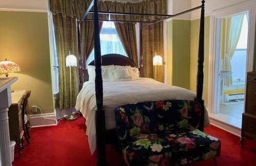 Downtown St. John's Bed & Breakfast | The Roses Heritage Inn