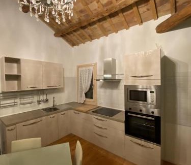 Cavarzere Apartment | The Roses House vicino Chioggia, Sottomarina e Venezia