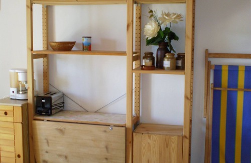 Pelissanne Apartment | The Roucas garden
