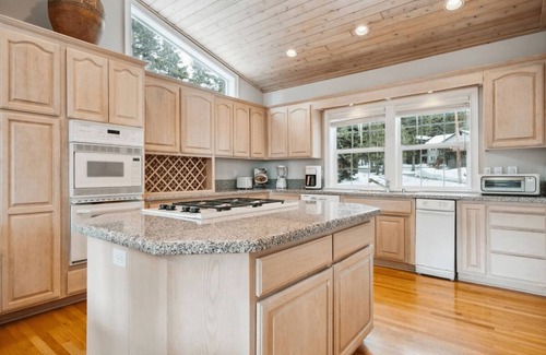 Kings Beach House | The Royal Canterbury Retreat - Lake Tahoe by RedAwning