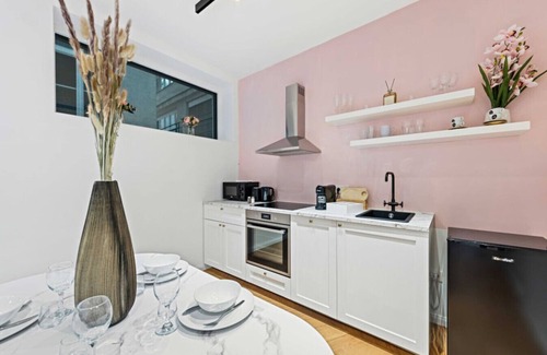 Mariahilf Apartment | The Royal Hideaway - in the Heart of Vienna