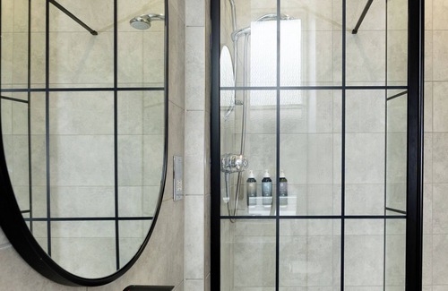 Westleigh Hotel | The Royal Hotel