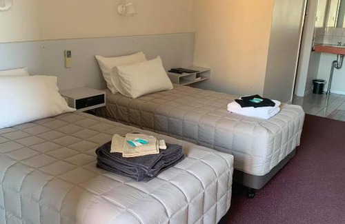 Casino Hotel | The Royal Motel
