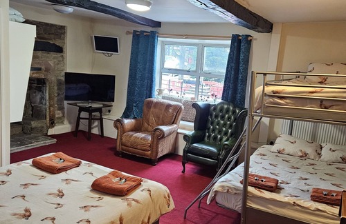 Chapel en le Frith Hotel | The royal oak hotel