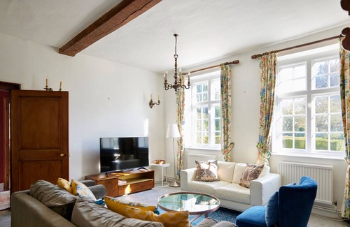 Princes Risborough House | The Royal Retreat -Elegant 7BDR with Garden
