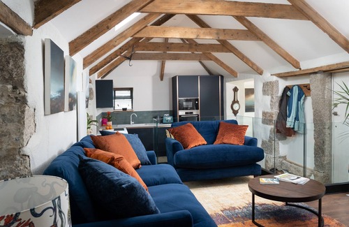 Helford Passage Cottage | THE RUM HOUSE, pet friendly, character holiday cottage in Porthallow