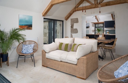 Helford Passage Cottage | THE RUM HOUSE, pet friendly, character holiday cottage in Porthallow