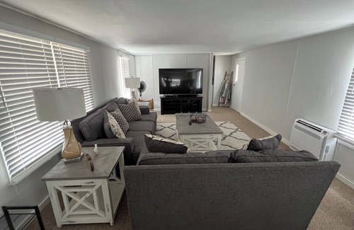 Voss House | The Runaway Place @ O.H. Ivie - 2 minutes from Elm Creek Marina and boat ramps.