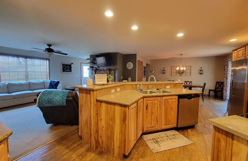 Gallipolis Ferry House | The Runaway Retreat- No cleaning fee! Dogs & Kids stay Free!