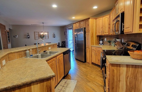 Gallipolis Ferry House | The Runaway Retreat- No cleaning fee! Dogs & Kids stay Free!