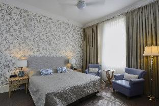 The Rocks Hotel | The Russell Boutique Hotel