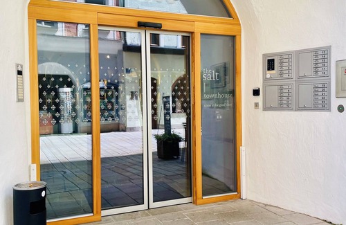 Hallein Apartment | the salt townhouse