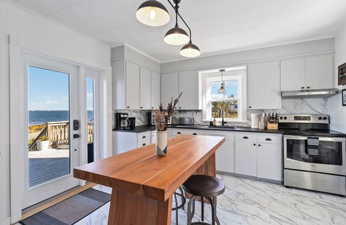 Feltzen South House | The Salty Cribb II- Private oceanfront vacation home just minutes from Lunenburg