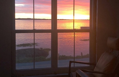Feltzen South House | The Salty Cribb II- Private oceanfront vacation home just minutes from Lunenburg