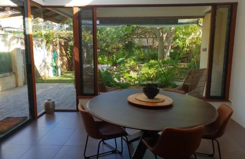 South Fremantle Apartment | The Sanctuary - garden oasis in South Fremantle