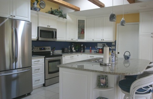 Interchange Square House | "THE SANCTUARY" "Your home away from home! Location, Location, Location!