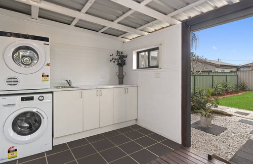 Ettalong Beach House | The Sands Suite Summa