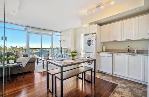 Varsity Apartment | The Scholar - Near University, Parks & Shopping
