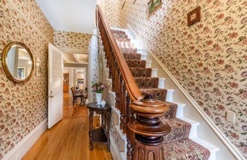 Manchester Center House | The School House - Walk to all Shops and Restaurants - New Remodel