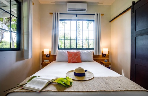 Placencia House | THE SEA GLASS INN