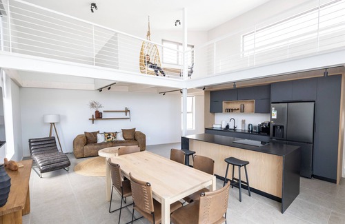Sunset Beach Apartment | The Sea-View Lodge @ Ocean 9