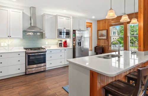 Historic Downtown Manteo House | The Seabiscuit* Walk to Festival Park & Downtown