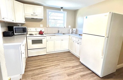Bass River House | The Seabreeze Manor - a beach getaway, perfect for groups or several families!