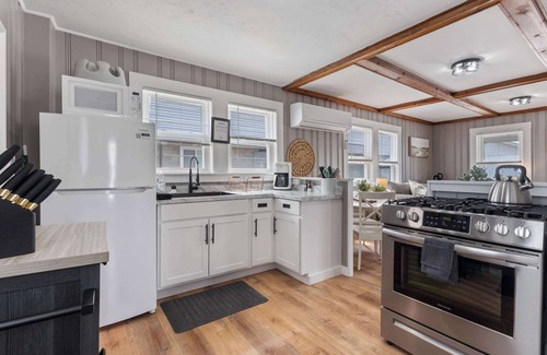Hampton Cabin | The Seahorse - The Heart of Hampton Beach!