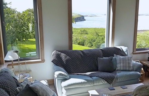 Beinn Orasaigh Cottage | The Seashell A delightful Skye Cottage By The Sea nAmazing Views and Sunsets