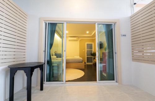 Central Pattaya Hotel | The Seathru Koh Larn
