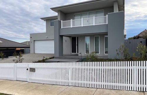 St Leonards House | The Shack - gorgeous beach side getaway