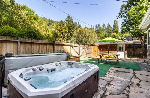 Guerneville House | The Shack Hot Tub Outdoor BBQ Russian River