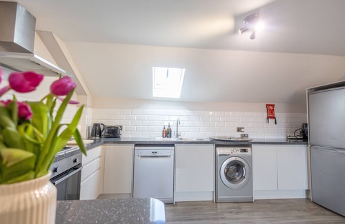 Whitnash Apartment | The Shakespeare Suite Dunara 7 | Leamington Spa Holiday Let | 2 Beds & Sleeps 4
