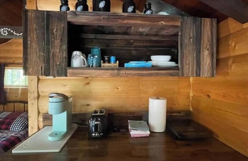 Division No. 11 Cabin | The Sheep Camp cabin- Bear Creek Cabins